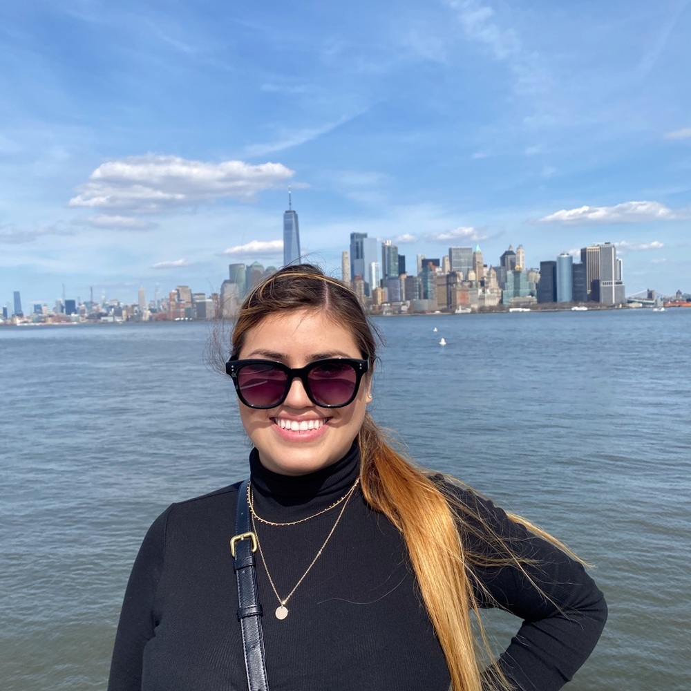 Meet your Posher, Daniela
